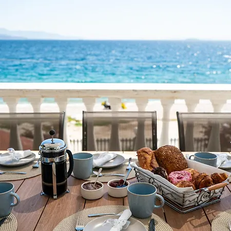 Sea Pearl - Luxury Beachfront Maisonette Loutra Oraias Elenis