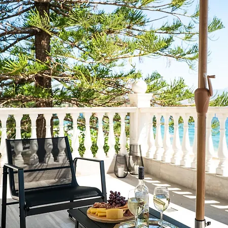 Apartmán Sea Pearl - Luxury Beachfront Maisonette Loutra Oraias Elenis