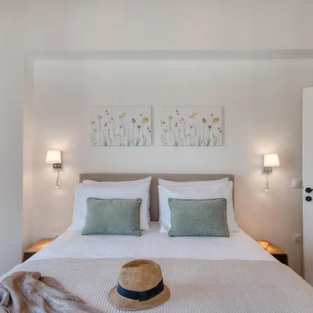 Sea Pearl - Luxury Beachfront Maisonette * Loutra Oraias Elenis