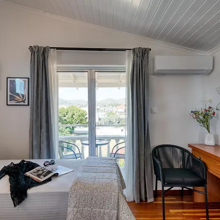 Apartmán Sea Pearl - Luxury Beachfront Maisonette *