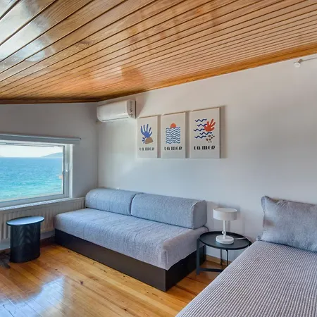 Sea Pearl - Luxury Beachfront Maisonette Apartmán
